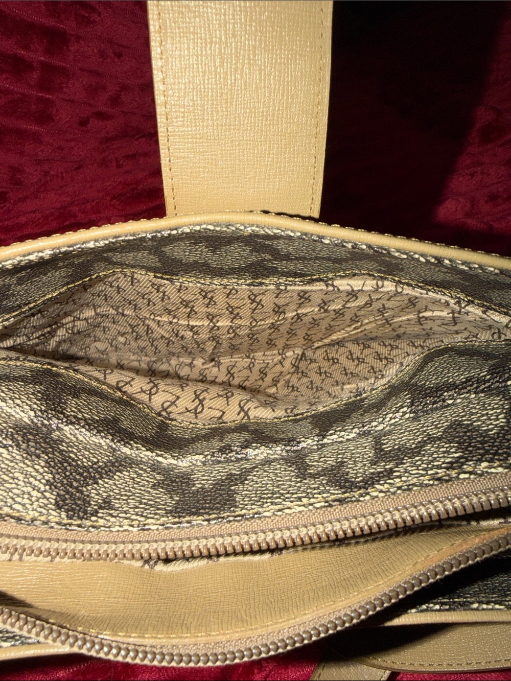 Vintage Yves Saint Laurent shoulder bag - Picture 9 of 16
